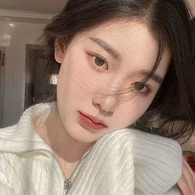 刚开学，校花约我吃饭